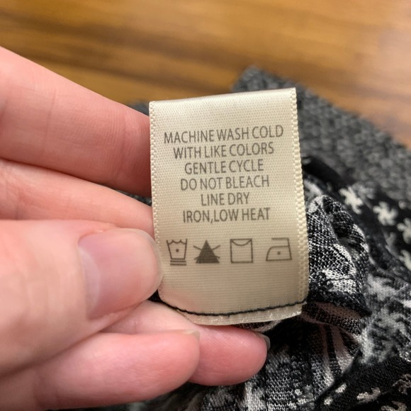 Max Studio London Black Floral Wide Leg Cropped Pants Size Medium Striped Casual - Picture 7 of 7